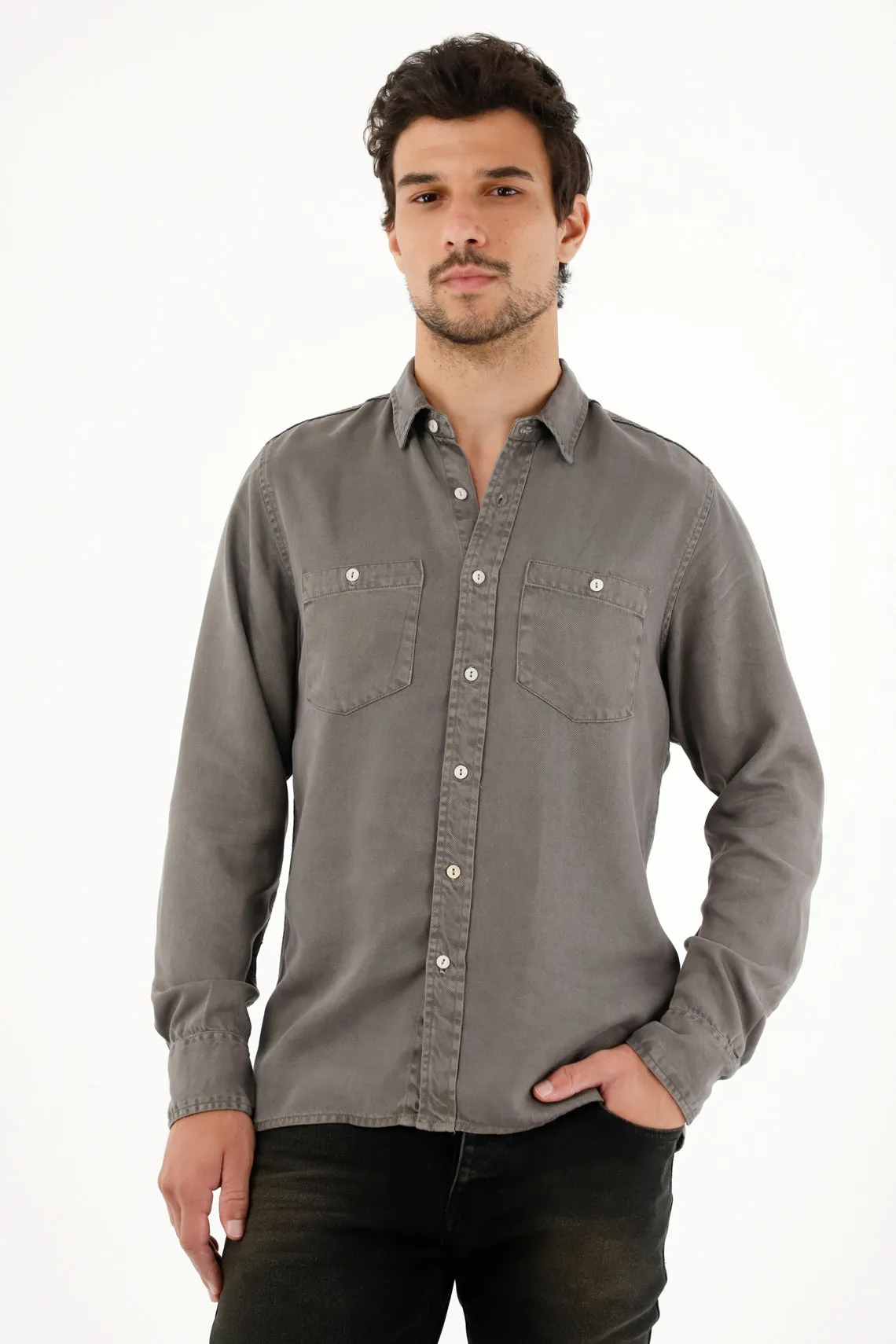 Camisa clásica gris con bolsillos delanteros para hombre