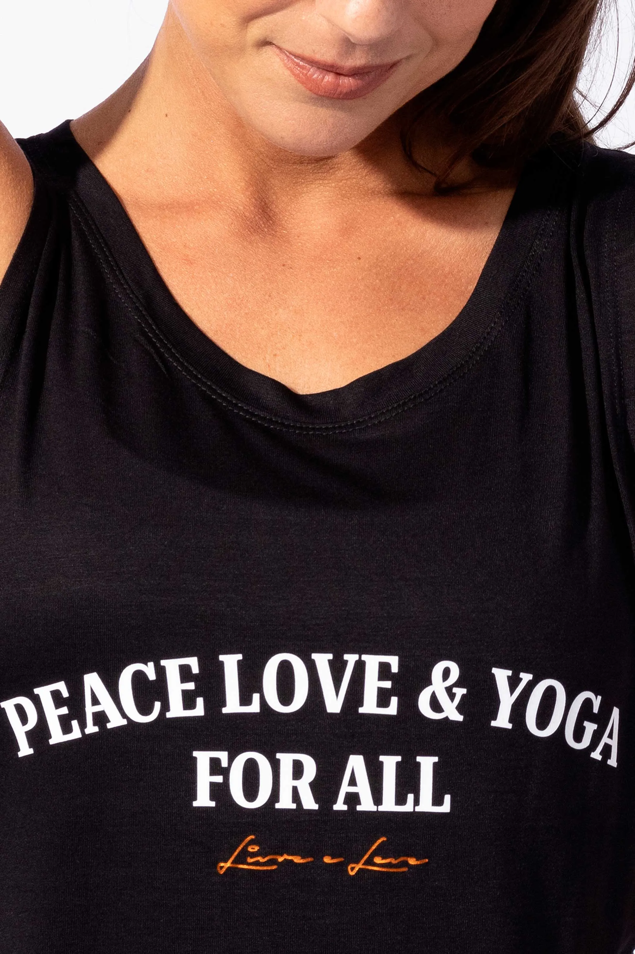 Regatão Cavado Peace Love e Yoga For All Preta